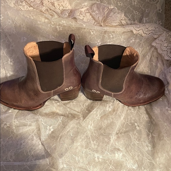 Genuine Brown Leather woman’s boots - Picture 3 of 8